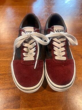 Vans Old Skool Youth Sneaker Size Y13